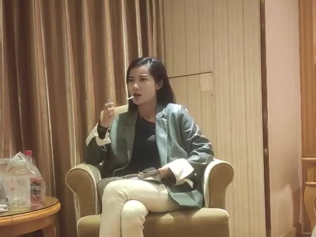 青春校园外围女神,刚下海没多久,鲜嫩到不行�