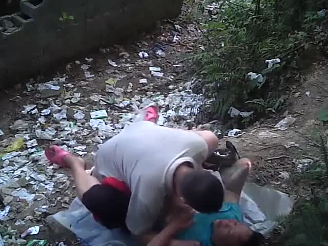 大胆在野外打炮还被拦截