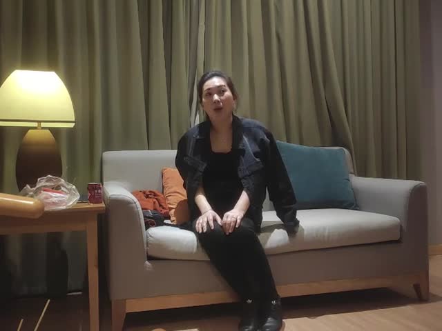 底线不让亲嘴的老阿姨,口交操逼可以随你便�