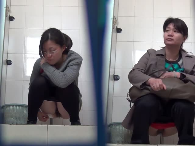 最新流出马戏团大学生女厕,正面全景偷拍