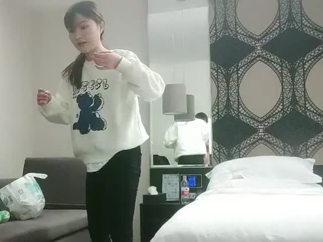 约泡28岁离异人妻,人妻被操的大喊和你做爱简直是折磨�