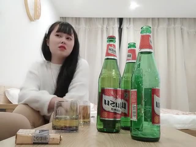你们要的换妻佳作,00后新婚小情侣第一次体验换妻�