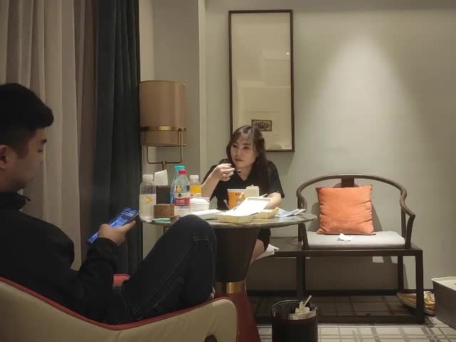 《挣钱买奥迪拉水泥》小胖约泡搞金融少妇阿姨�