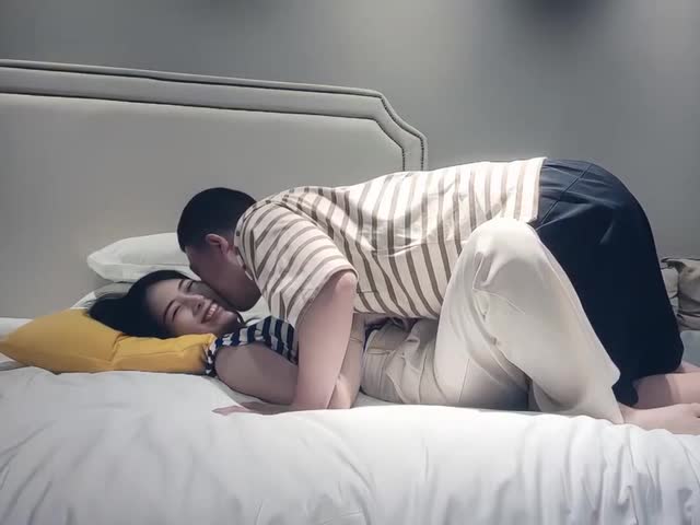七天高端约外围很嫩的妹子啪啪