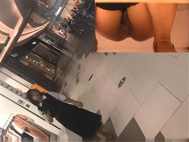 大胆坑神商业街购物广场蹲守女卫门口蹲拍