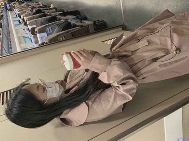 魔手外购 极品厕拍【最新4月高铁】