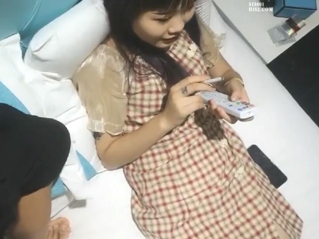 女神级好身材妹子躺在床上白白嫩嫩大长腿�