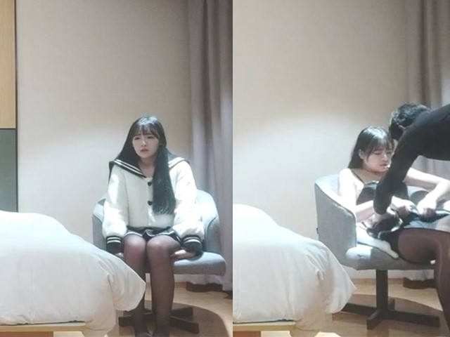 JK装短裙黑丝极品女神,隔着内裤磨蹭小穴�