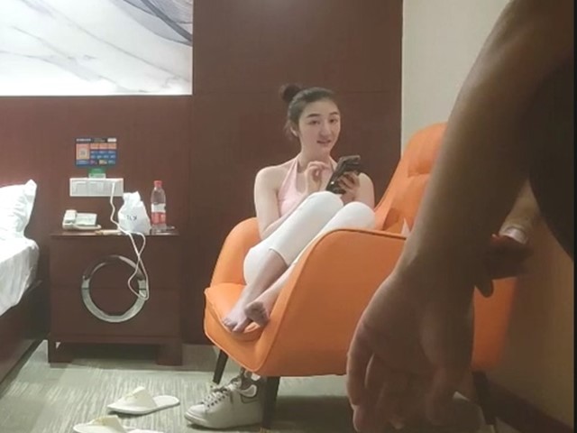 《哥只是个传说》❤️深夜酒店约啪�