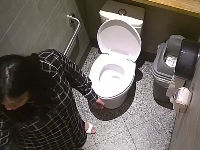 TW厕拍大神野狼新设备系列015