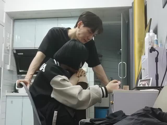 一周拿下大三在读00后学生妹�