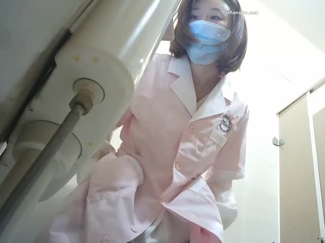 双镜头WC拍各路美女21V�