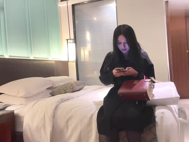 约炮美甲店上班的小姐姐,身材真是不错,制服诱惑�