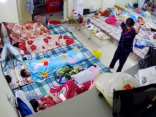 【破解摄像头】会所员工宿舍摄像头�