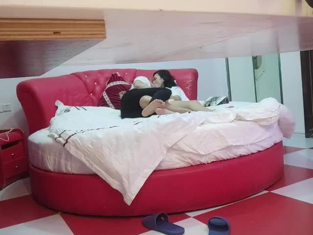 专约良家,爱情故事网聊良家少妇奔现约炮,从床上玩到浴室�