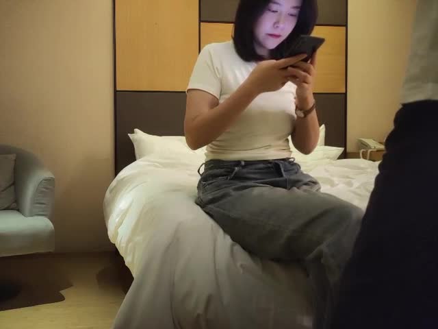 粉丝翘首以盼,等来黑丝御姐�