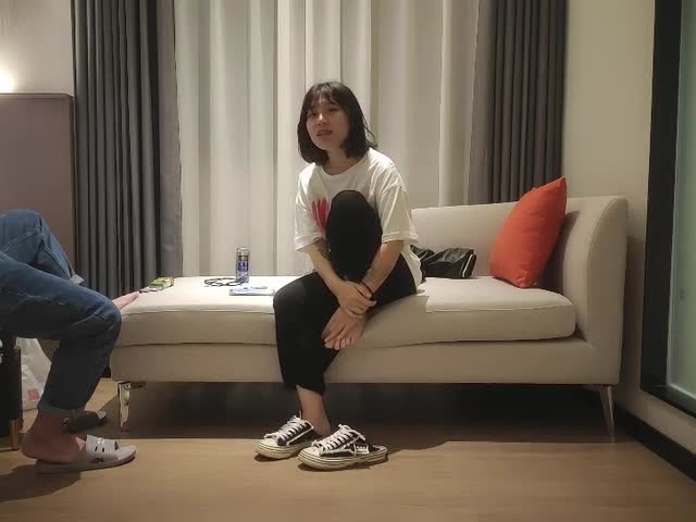 看着乖乖脱衣满身纹身,后入猛操表情可见�