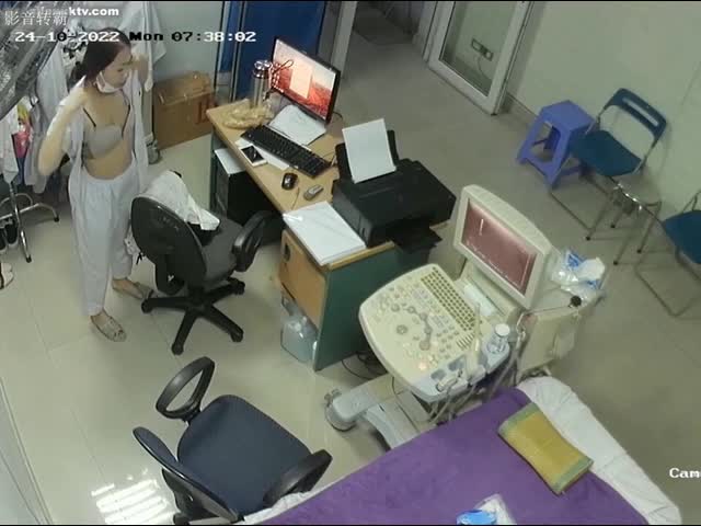 黑客破解医院B超室监控偷拍❤️