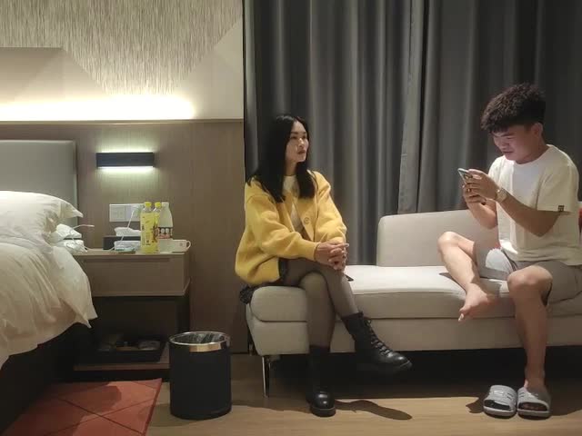 大圈高端女,跪着吸吮舔屌�