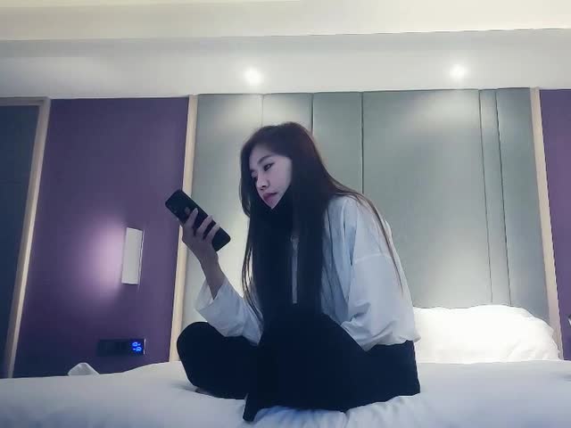 极品寻花长相甜美小姐姐,满背纹身69姿势口交舔逼�