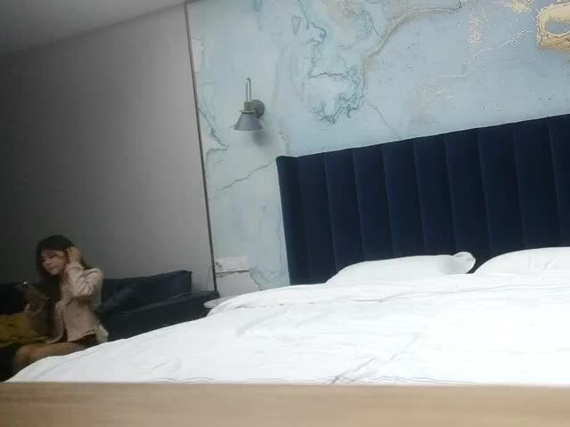 寻花偷拍-男主高价約了个20岁清秀学生妹…�