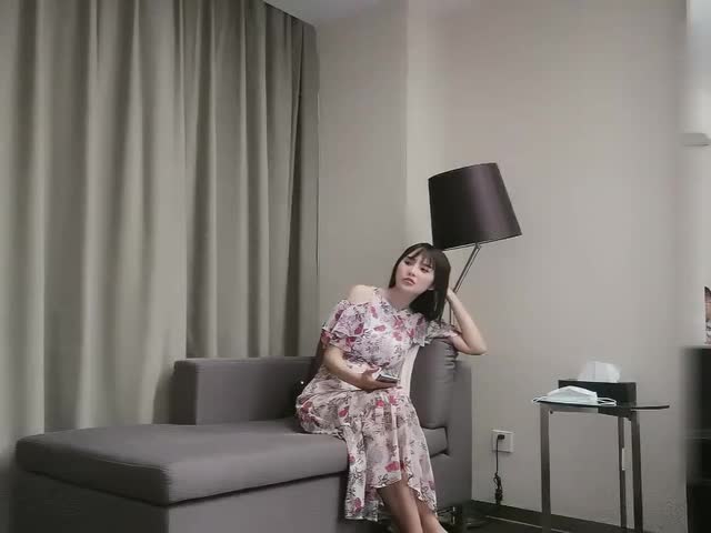 大叔网约170CM极品颜值大长腿美妞,坚挺白嫩奶子,身材很棒�