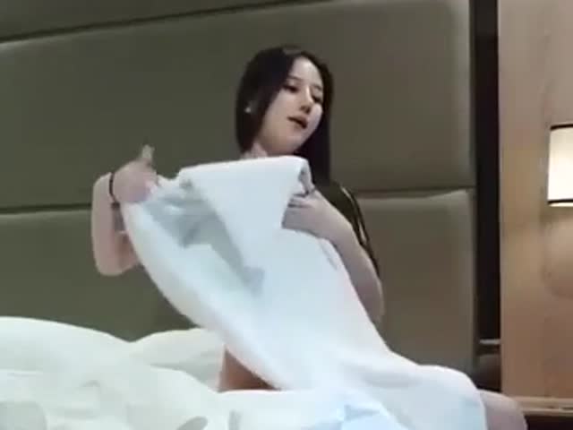 高价钱约的极品高挑外围�