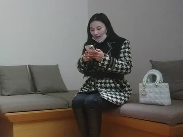 一天3炮堪称人肉打桩机,上个刚走长腿美女接上�