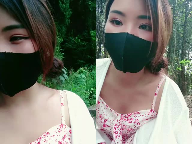 风骚小少妇户外勾搭农民大叔,激情啪啪,让大哥伸进衣服摸骚奶子�