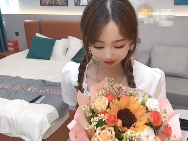 网红爆乳美少女▌小桃酱▌18岁对肉欲的渴望�