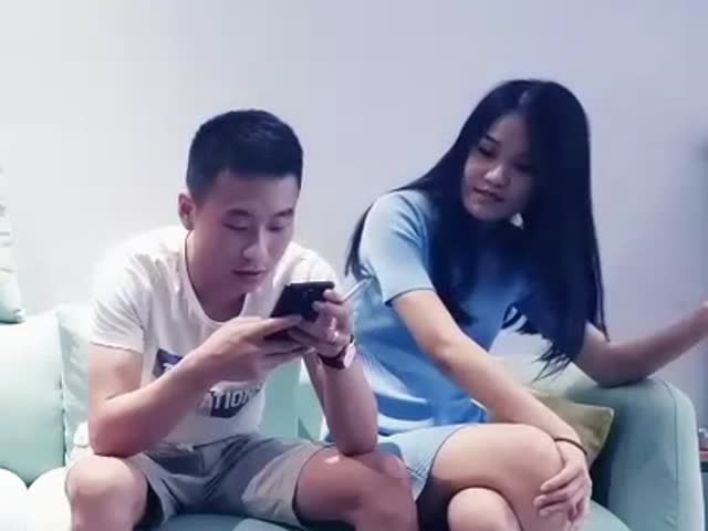 约个蓝衣长发妹子TP啪啪�