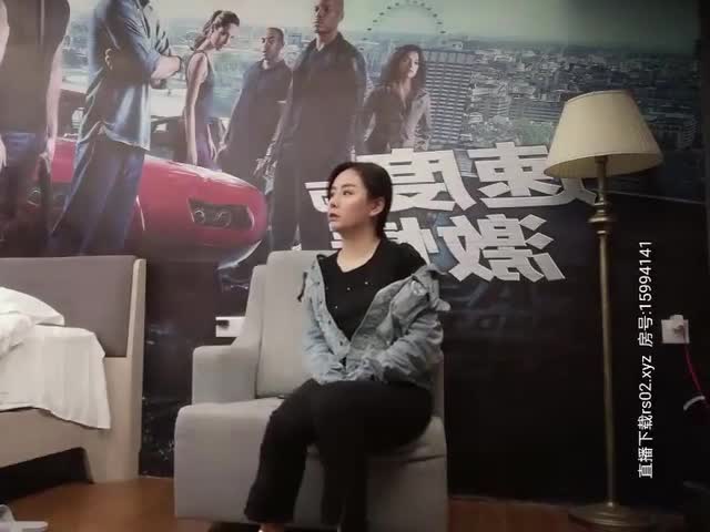 寻花代班小哥约了个牛仔外套妹子�