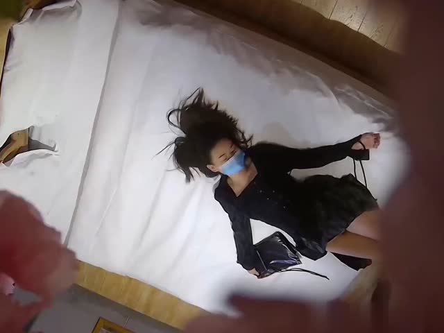 极品女友换上黑丝各种体位啪啪啪�