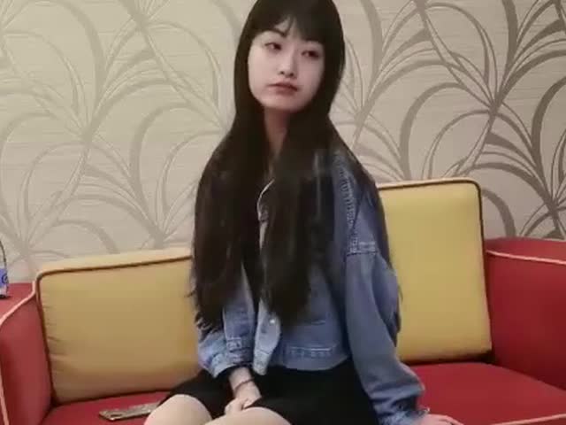 眼镜男探花约了个清纯苗条嫩妹�