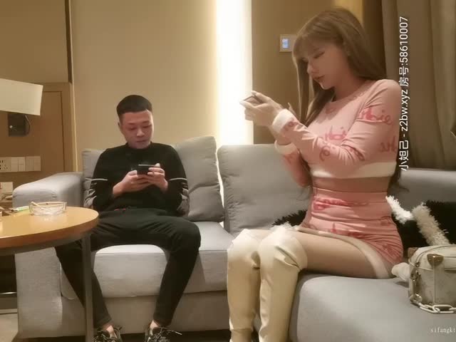 文轩探花好惨的黄先生，高价约大圈女神�