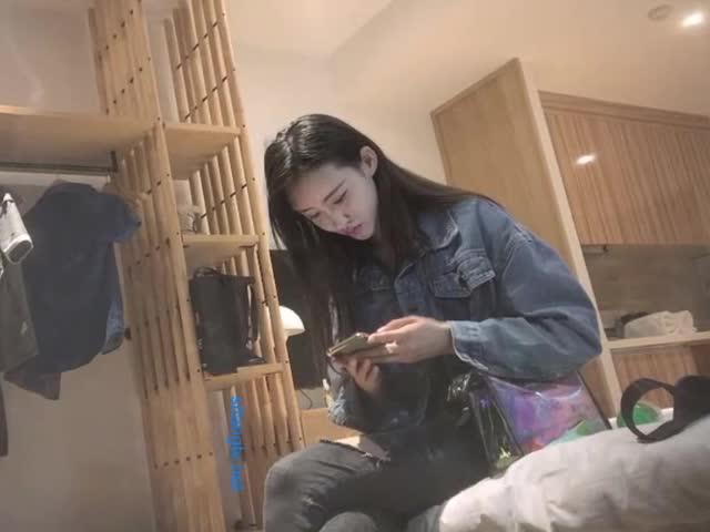 寻花偷拍-大屌魔人高价约操兼职苗窕小姐姐…�