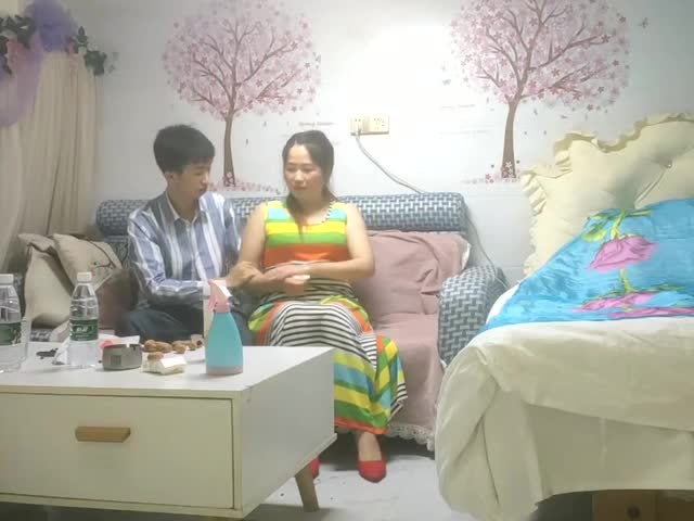 钟爱熟女-小伙越级爆操肉感肥臀骚妇…�