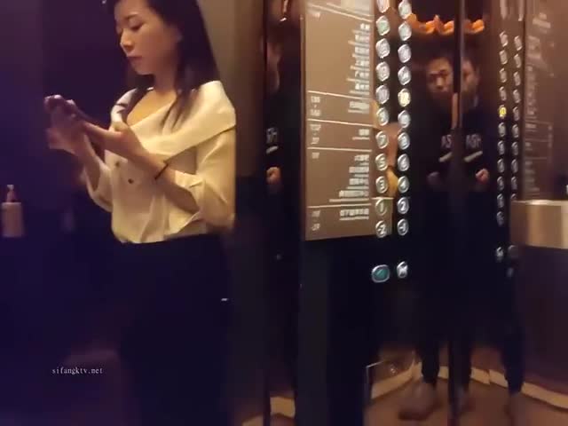 【小秋探花】漂亮22岁小姐姐，相约酒店开房�