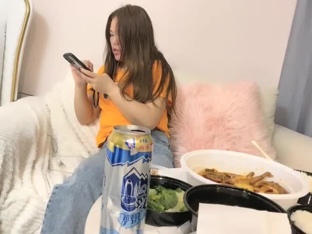 约炮达人出征良家肥臀少妇,吃饱喝足激情开操…�