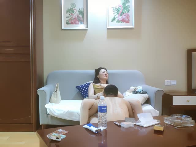 极品良家人妻 妩媚风情佳人�