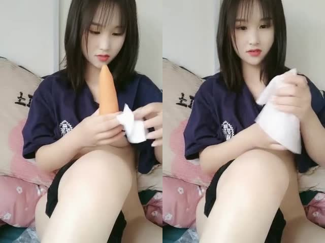 就爱这一味! 大奶小姐姐黄瓜自慰互动撩骚…�