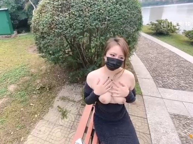 女王范大长腿黑丝骚货御姐▌美杜莎 ▌户外公园露出自慰干炮�