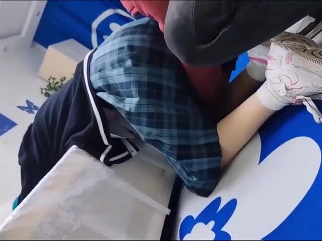 入室累死jk白丝小美女�