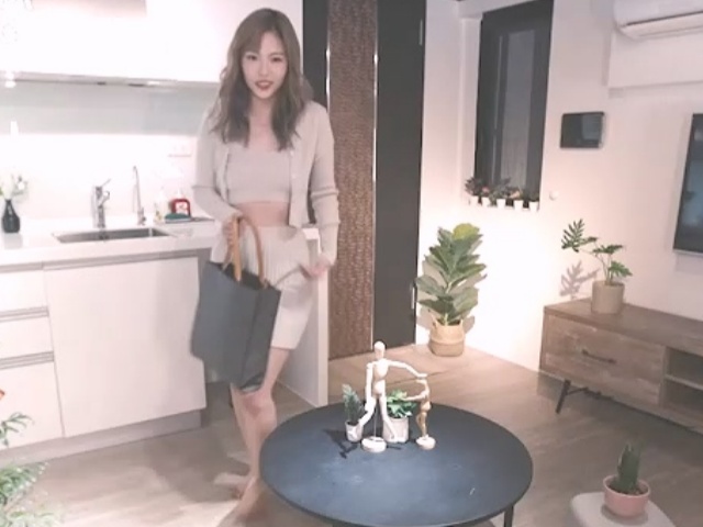 天美传媒TMW136我的妄想女友一到家先口交-坏坏�
