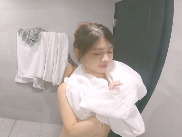 皇家华人KM-005突击女优三秒插入-叶 宸欣�