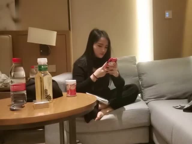 文轩探花,大美女车头灯真亮眼,身材火爆�
