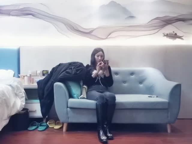 文轩探花,极品尤物网红女神,扭腰摆臀诱惑,一双大长腿�