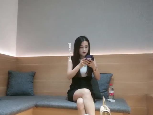 午夜寻花,气质白领,小姐姐纯纯气质还有骚骚春情,白嫩苗条精緻�