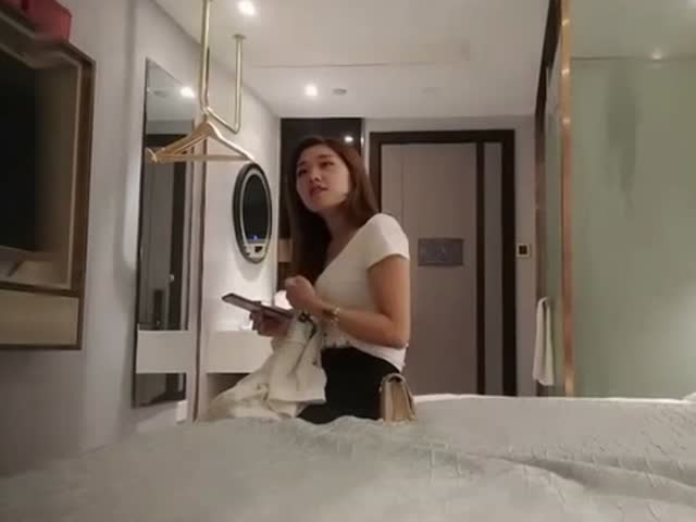 黄先生最喜欢的学妹,高颜值女神,苗条美腿小姐姐�