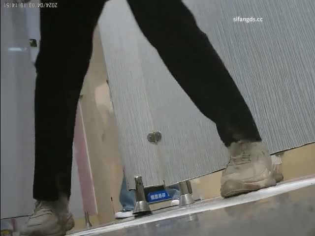 Movie_04_(【2024】--最新4K商场厕拍（52）3)  